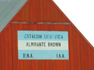 Estación argentina Almirante Brown.